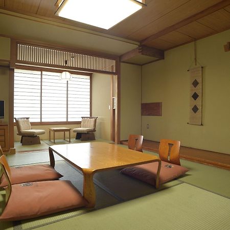 Отель Taisenkaku Asakura  Экстерьер фото